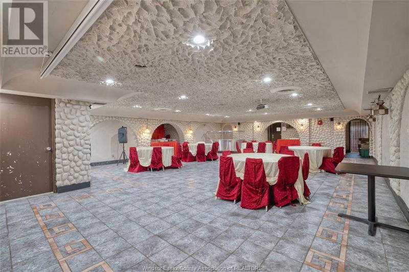 Image #1 of Restaurant for Sale at Tecumseh, Windsor, Ontario