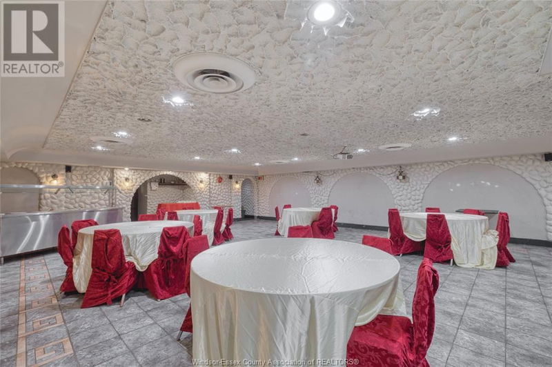 Image #1 of Restaurant for Sale at Tecumseh, Windsor, Ontario