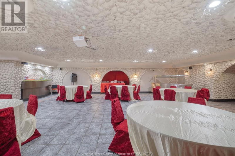 Image #1 of Restaurant for Sale at Tecumseh, Windsor, Ontario