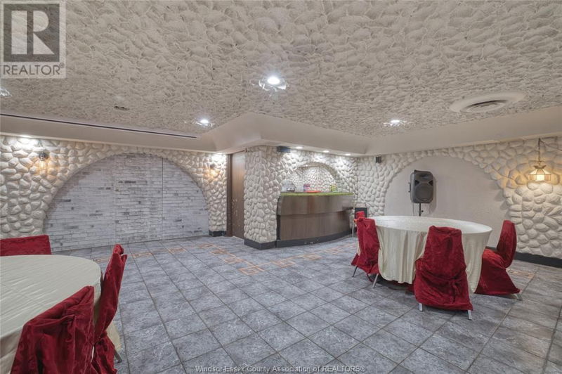 Image #1 of Restaurant for Sale at Tecumseh, Windsor, Ontario