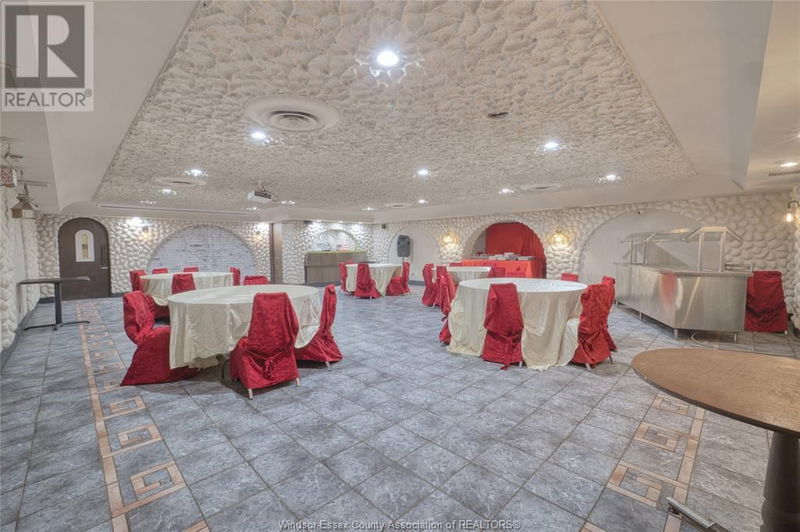 Image #1 of Restaurant for Sale at Tecumseh, Windsor, Ontario