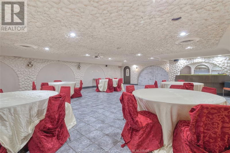 Image #1 of Restaurant for Sale at Tecumseh, Windsor, Ontario