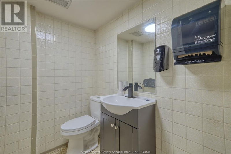 Image #1 of Restaurant for Sale at Tecumseh, Windsor, Ontario