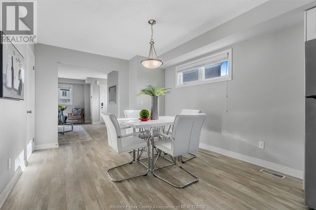 74 - 7768 ASCOT CIRCLE Image 11