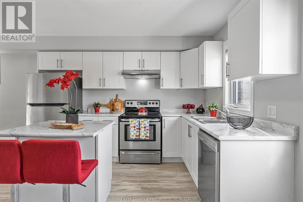 74 - 7768 ASCOT CIRCLE Image 15