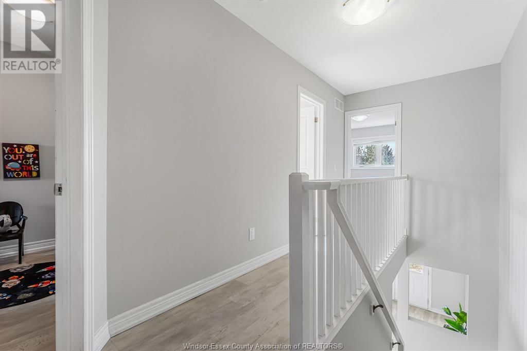74 - 7768 ASCOT CIRCLE Image 17