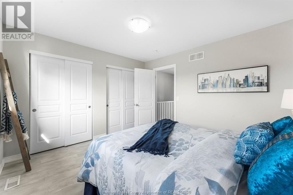 74 - 7768 ASCOT CIRCLE Image 19