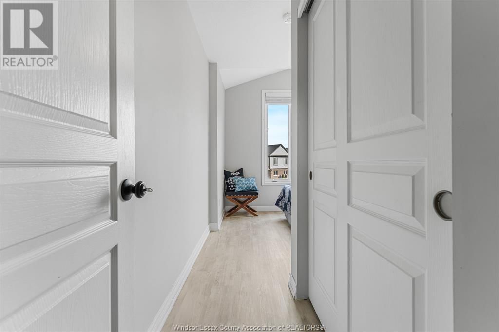 74 - 7768 ASCOT CIRCLE Image 20
