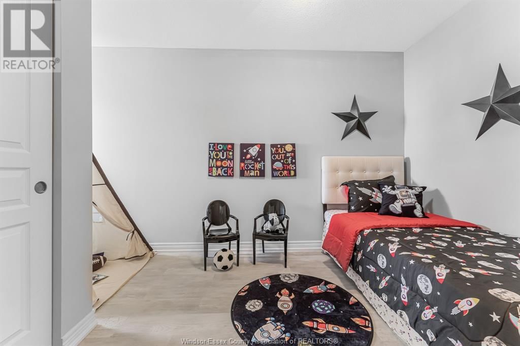 74 - 7768 ASCOT CIRCLE Image 22
