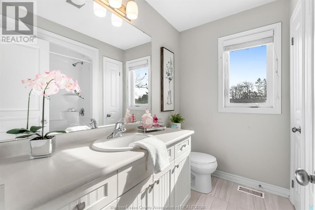 74 - 7768 ASCOT CIRCLE Image 25