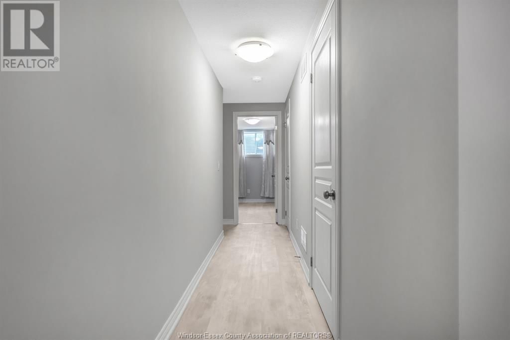74 - 7768 ASCOT CIRCLE Image 29