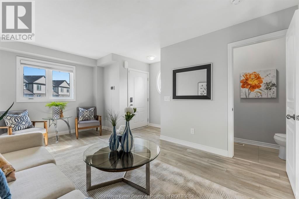 74 - 7768 ASCOT CIRCLE Image 5