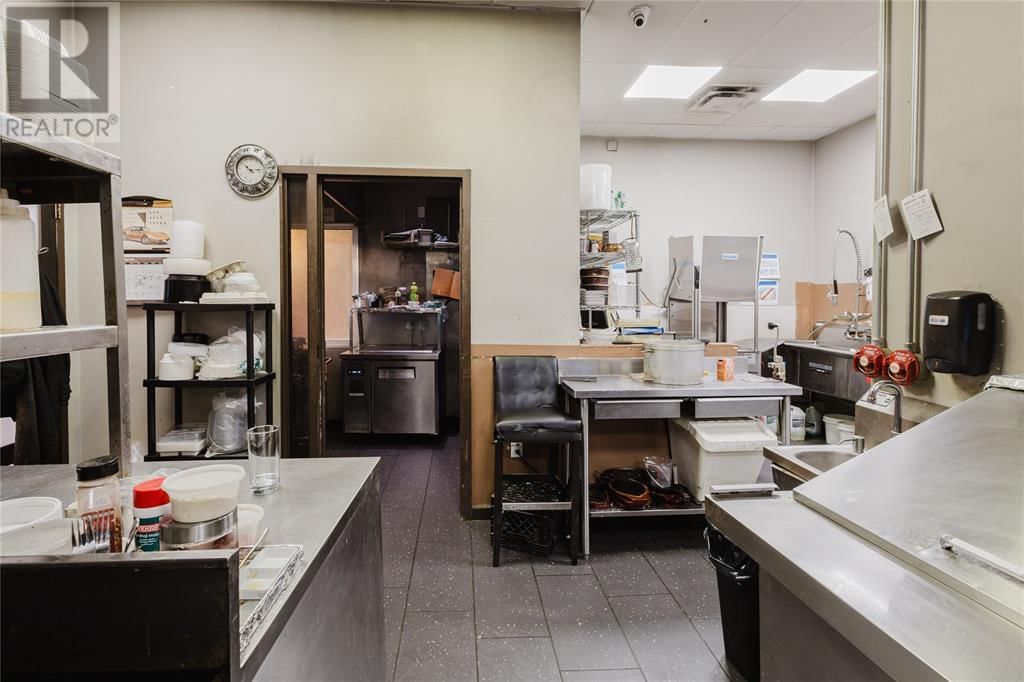 1107 LAMBTON MALL ROAD Image 14