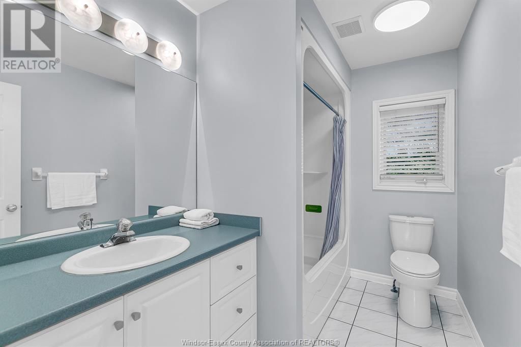4545 SOUTHWOOD LAKES BOULEVARD Image 38