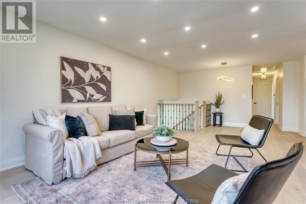270 CENTENNIAL DRIVE Image 13
