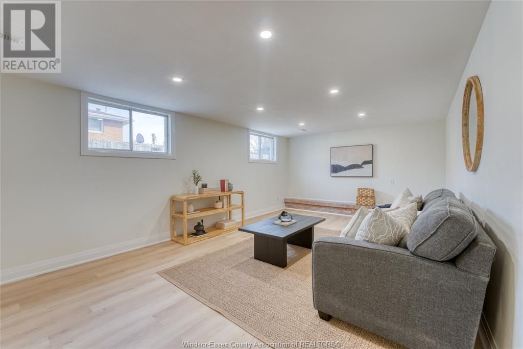 270 CENTENNIAL DRIVE Image 35