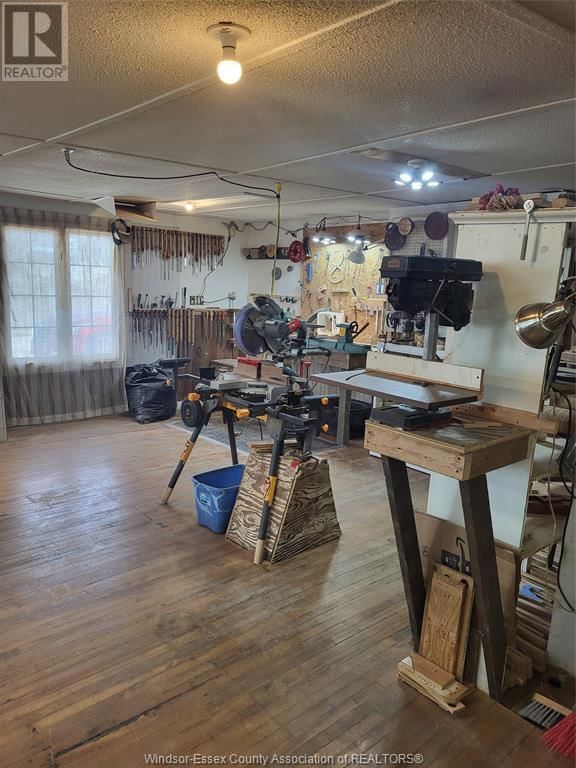 8902 TALBOT TRAIL Image 47