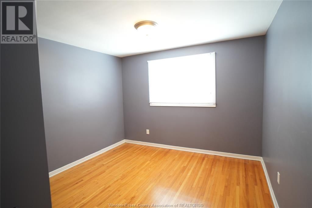UPPER - 907 GLADSTONE Image 18