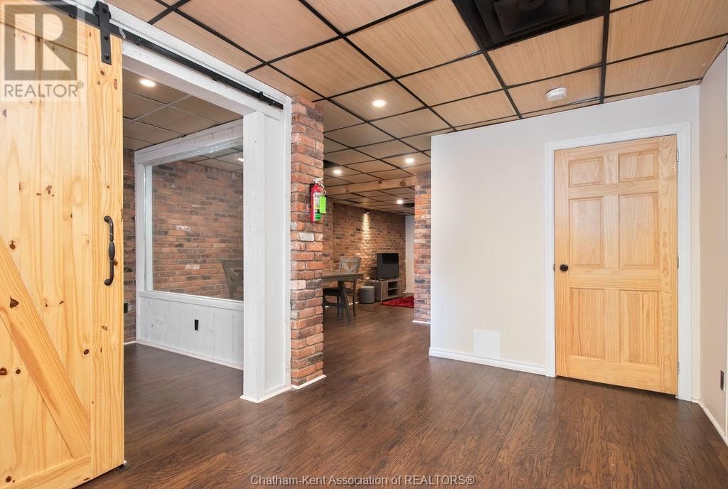 469 PELISSIER AVENUE Image 10