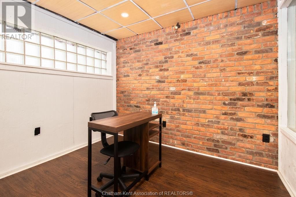 469 PELISSIER AVENUE Image 12