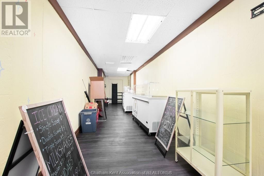 469 PELISSIER AVENUE Image 18