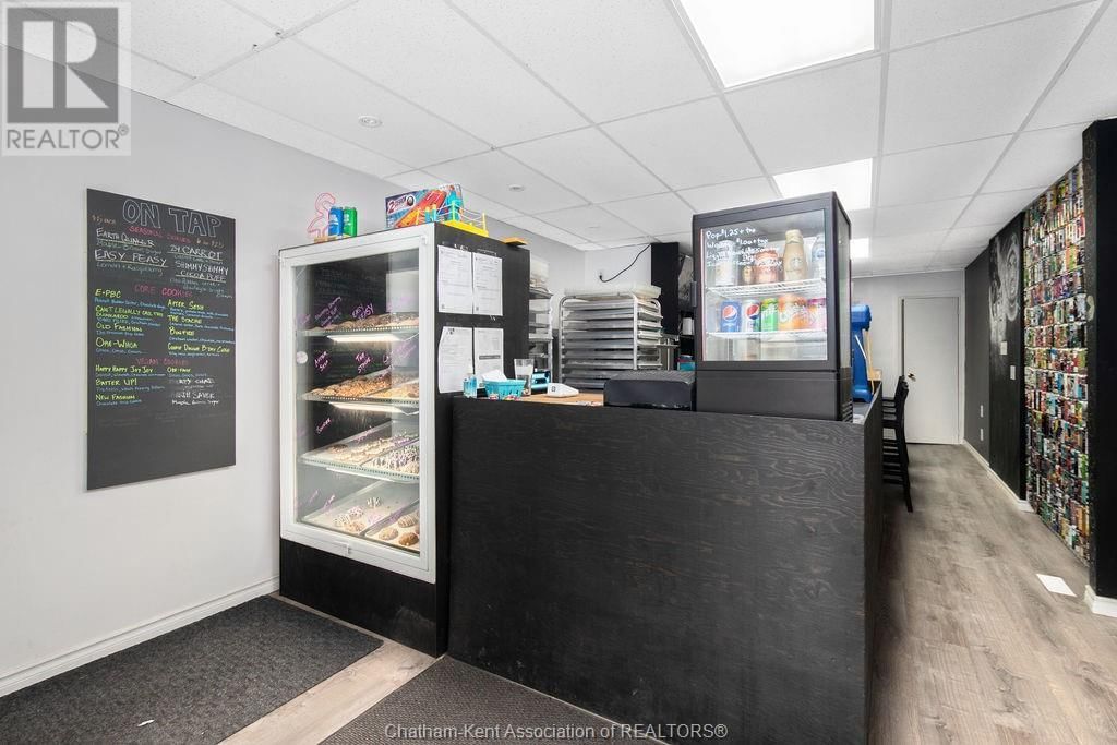 469 PELISSIER AVENUE Image 21