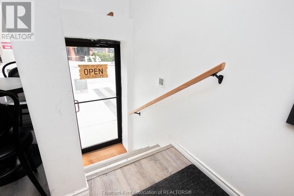 469 PELISSIER AVENUE Image 24