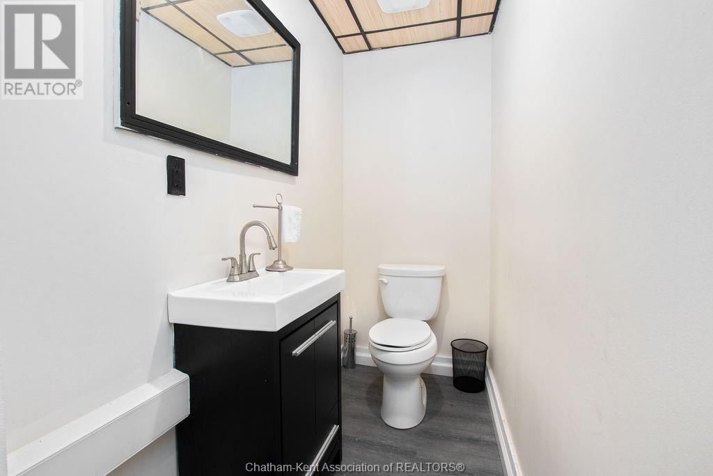 469 PELISSIER AVENUE Image 26