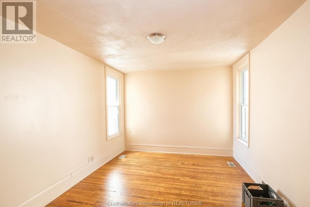 469 PELISSIER AVENUE Image 35