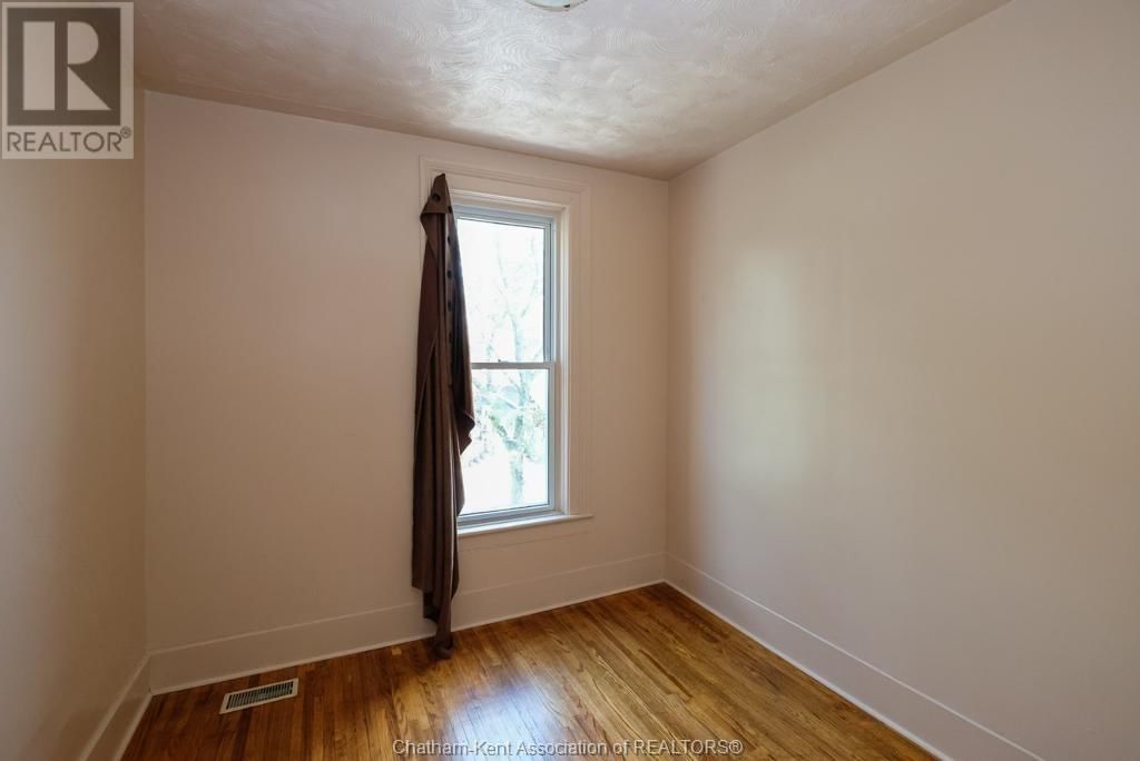 469 PELISSIER AVENUE Image 37