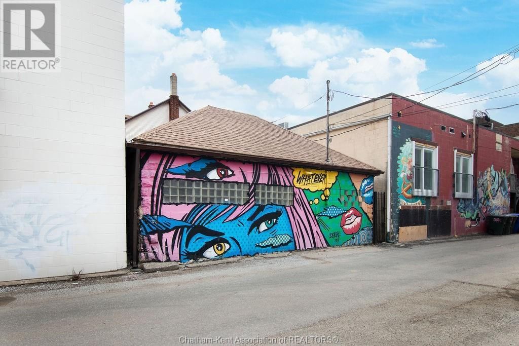 469 PELISSIER AVENUE Image 38