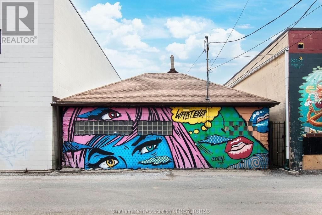 469 PELISSIER AVENUE Image 39