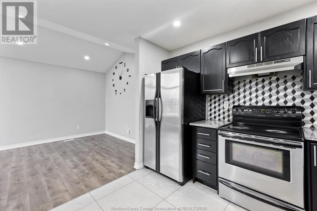 724 CABANA EAST Image 12