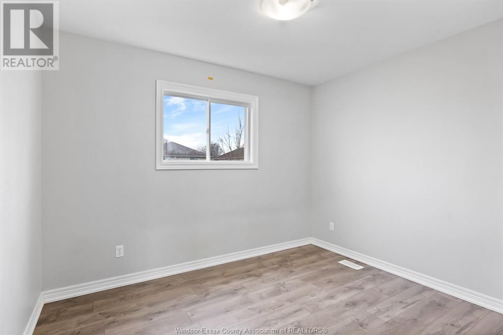 724 CABANA EAST Image 15