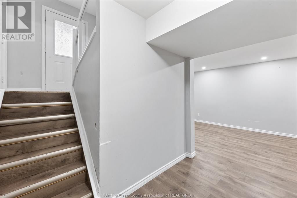 724 CABANA EAST Image 18