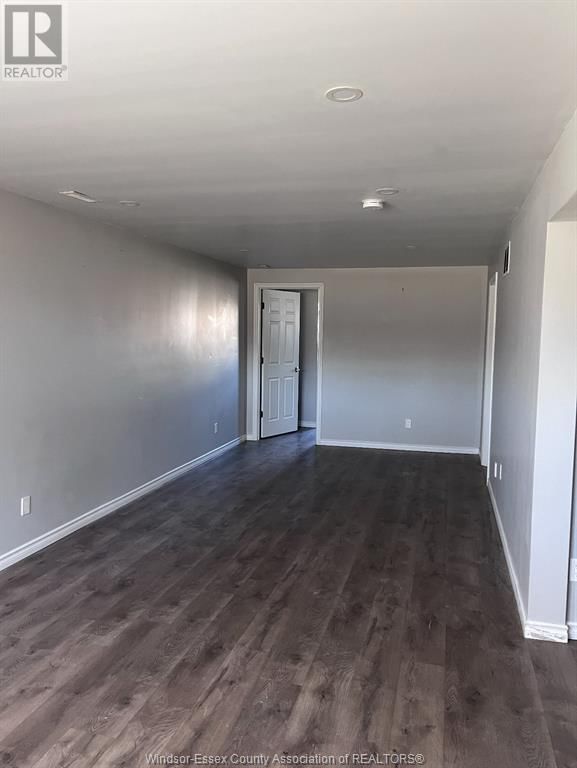 724 CABANA EAST Image 21