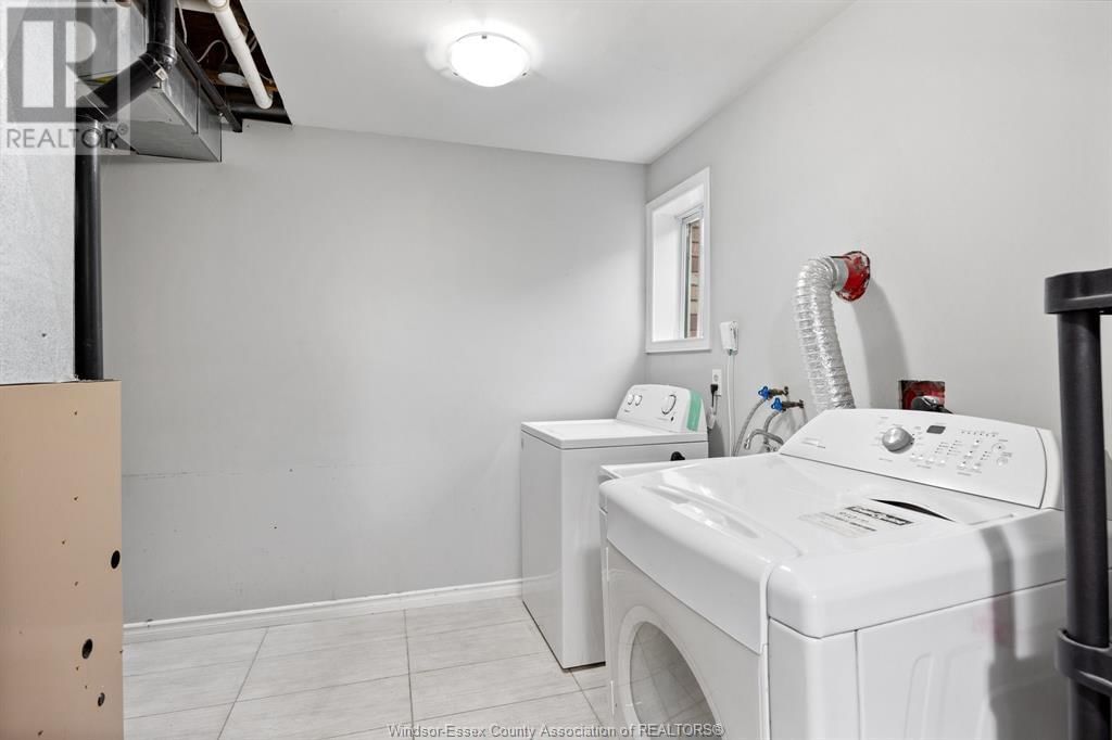 724 CABANA EAST Image 26