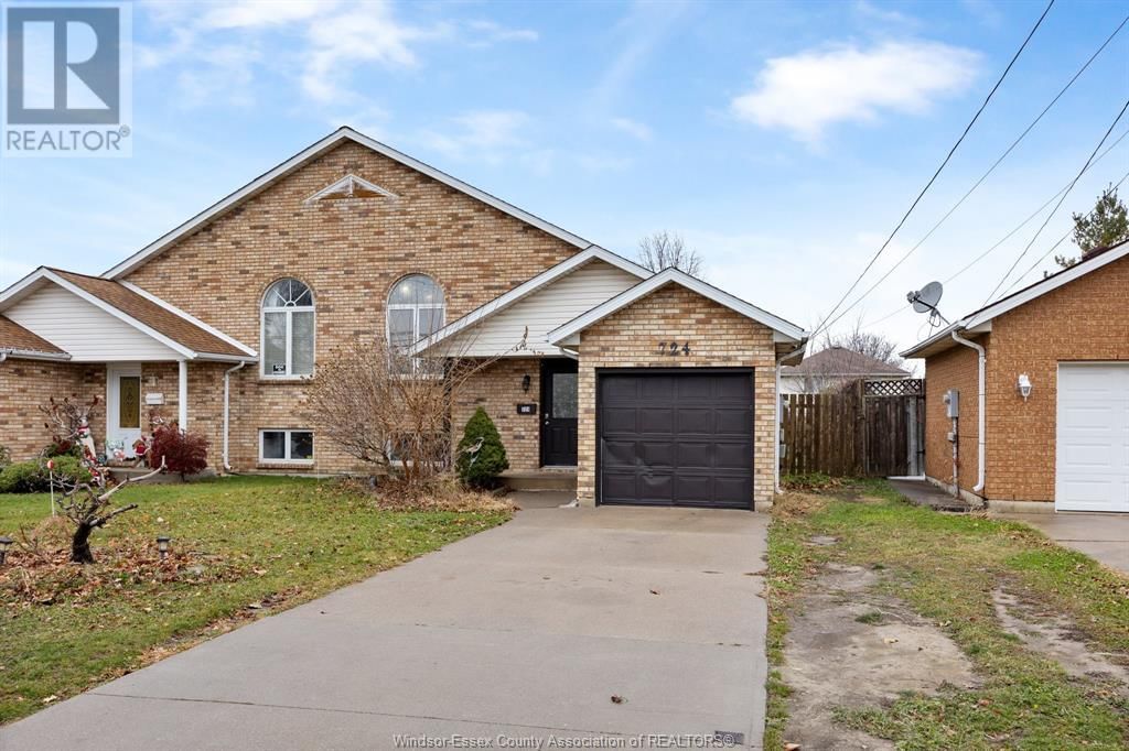 724 CABANA EAST Image 32