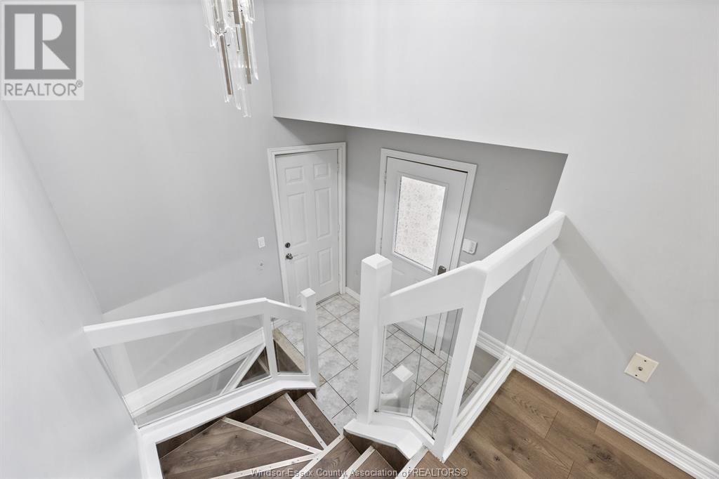 724 CABANA EAST Image 4