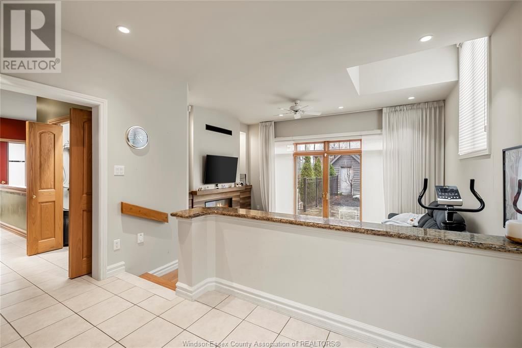 3404 VICTORIA BOULEVARD Image 21