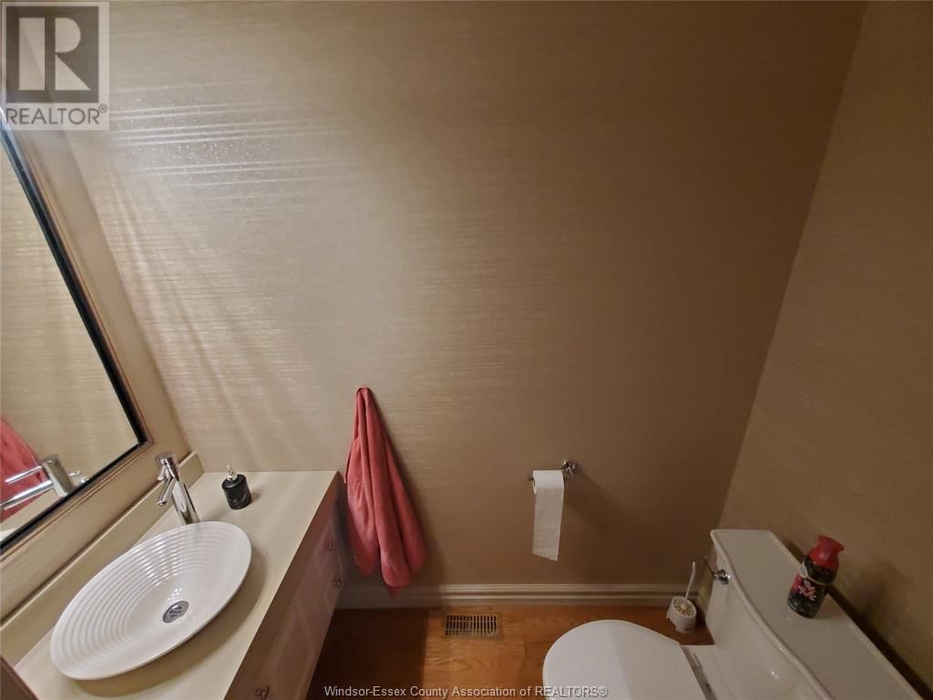 3404 VICTORIA BOULEVARD Image 27