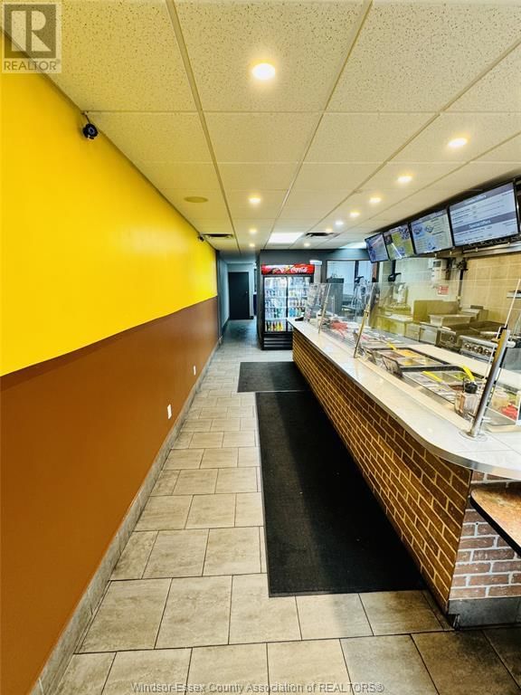 2130 WYANDOTTE STREET WEST Image 5