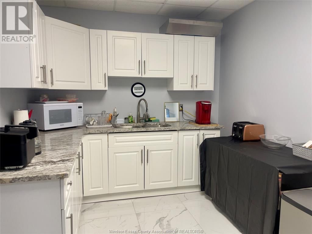 3050 JEFFERSON BOULEVARD Image 16