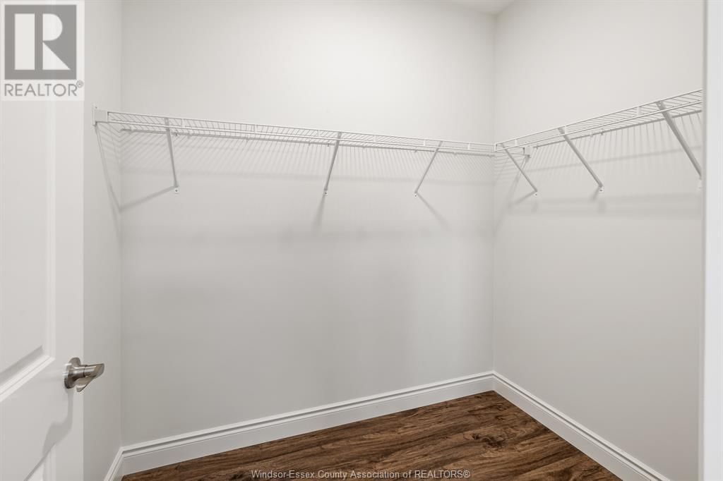 UPPER (A) - 166 MCLELLAN AVENUE Image 14