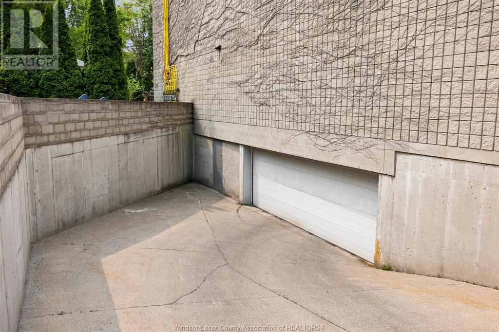 302 - 1500 OUELLETTE Image 17