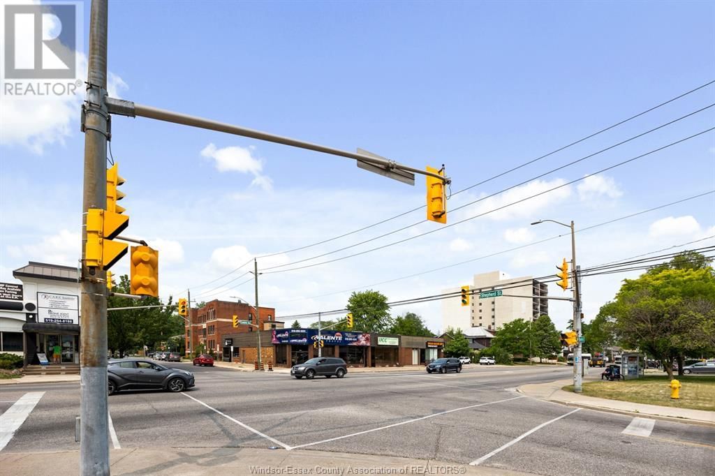 302 - 1500 OUELLETTE Image 8