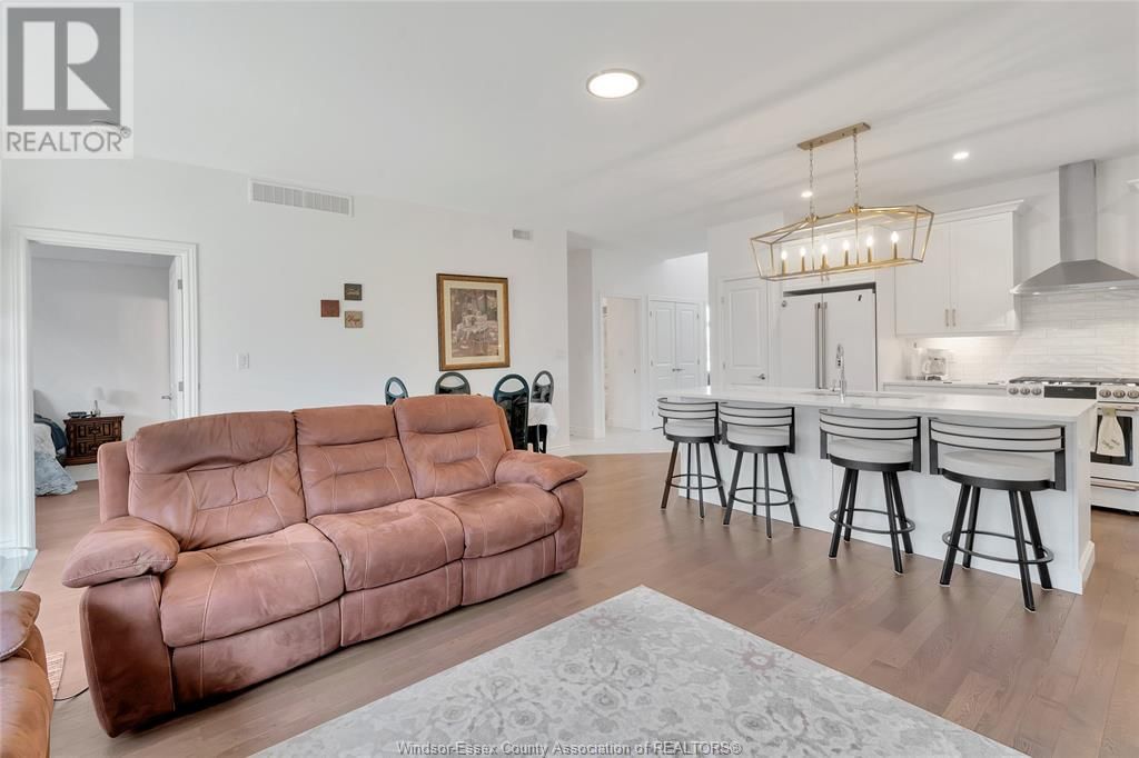 205 LIVINGSTONE Image 25