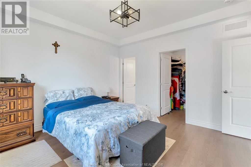 205 LIVINGSTONE Image 29