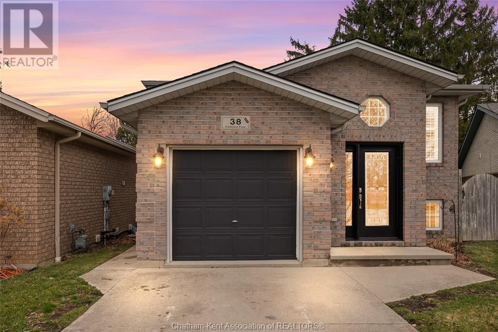 38 FIELDSTONE PLACE Image 1
