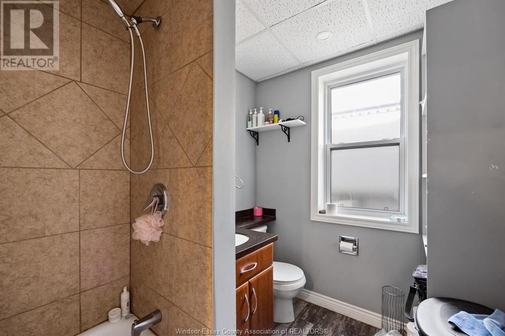 3021 WALKER Image 10